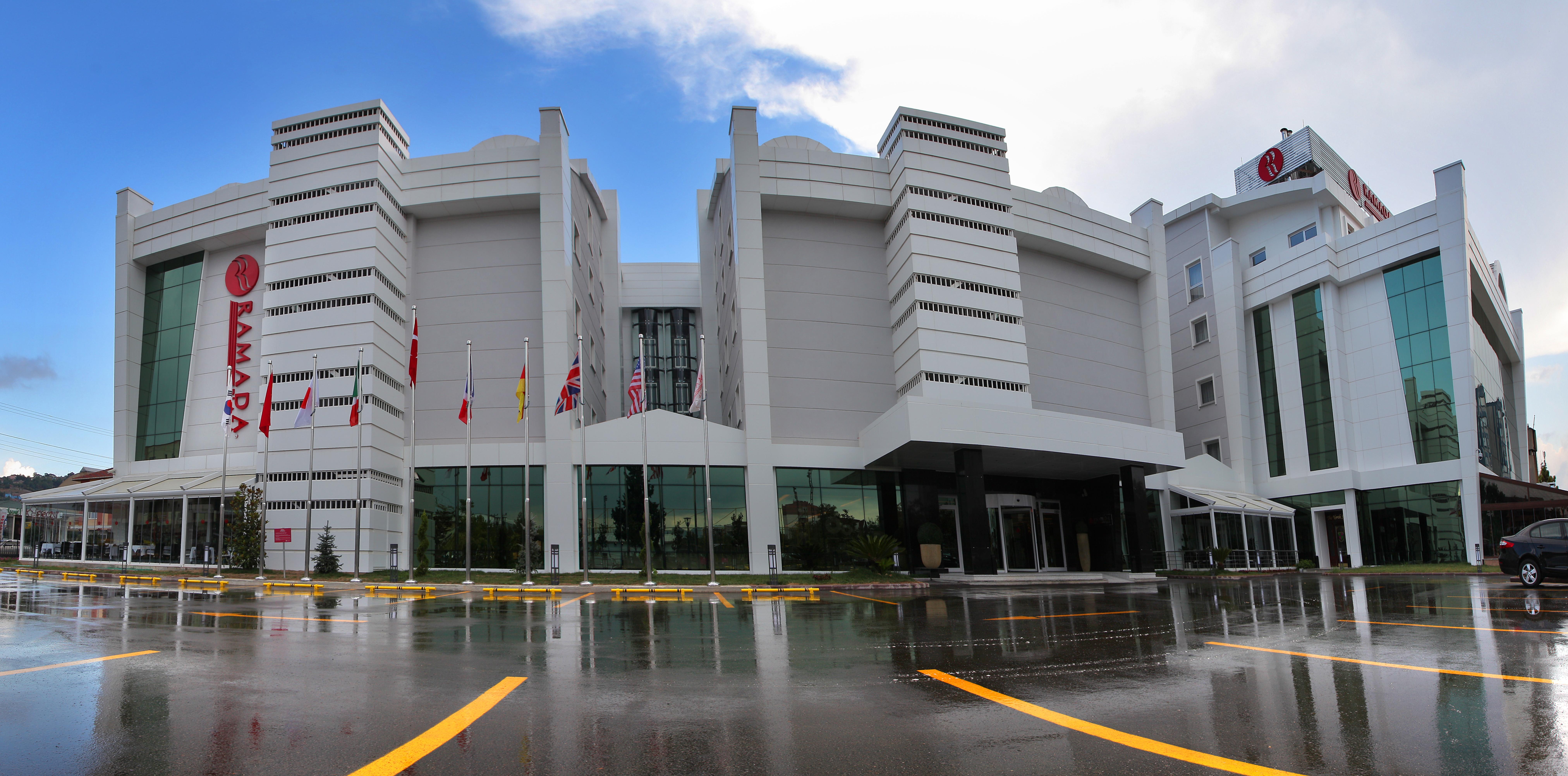 Ramada Plaza By Wyndham Izmit Hotel Kocaeli Exterior photo